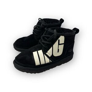 UGG Neumel Chopd Suede Chukka Boot Black White Shearling Youth Big Kid Size 3